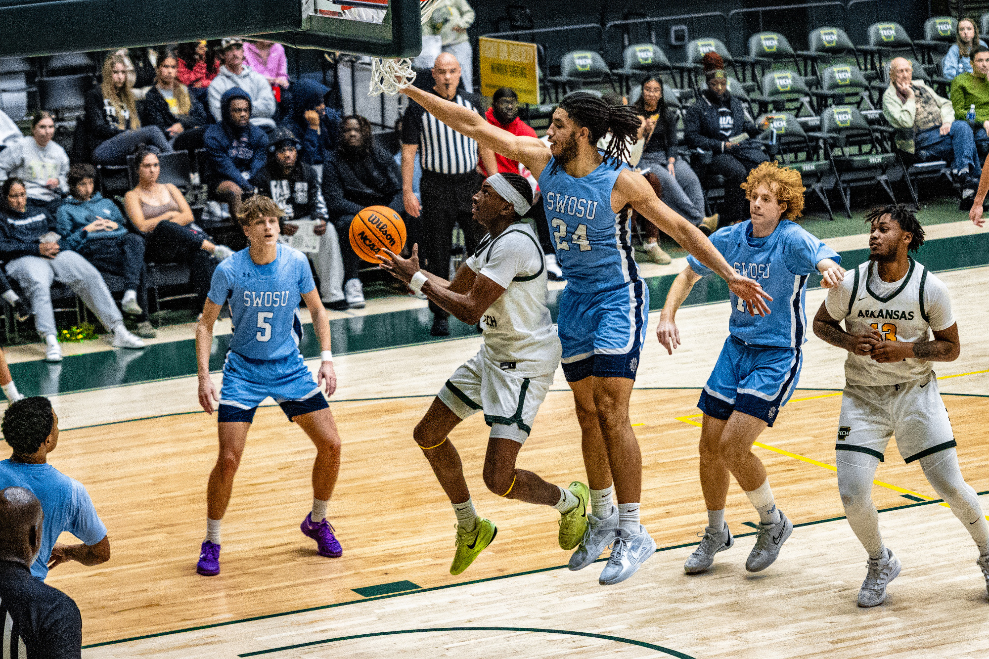 Devin Foster driving vs. Southwestern Oklahoma (12-6-25)