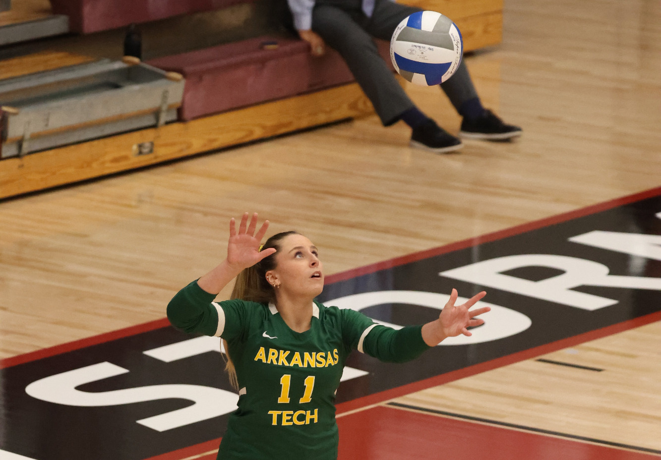 Kenzie serving (v SNU '26)