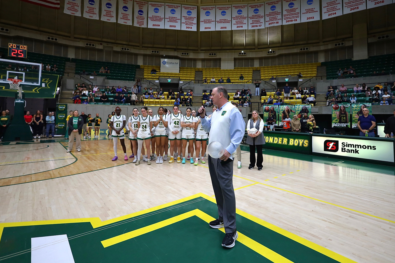 Dave Wilbers Speaking to Tucker Coliseum in final game at home