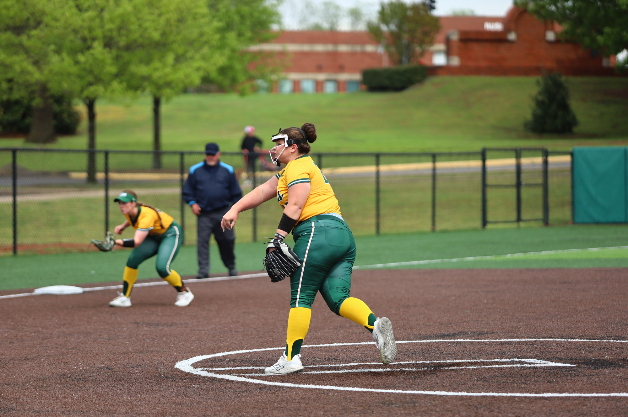 Emily Richarde pitching