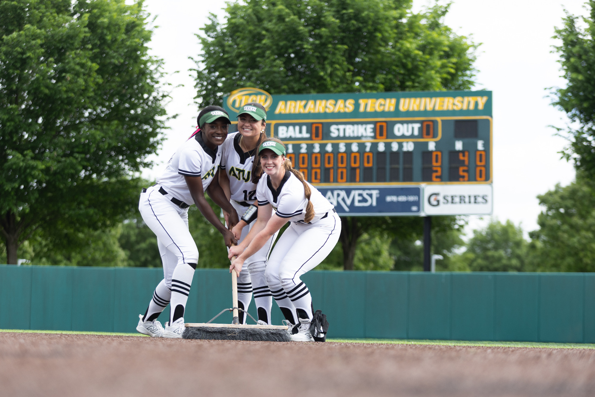 SB Seniors Sweeping Harding on Senior Weekend