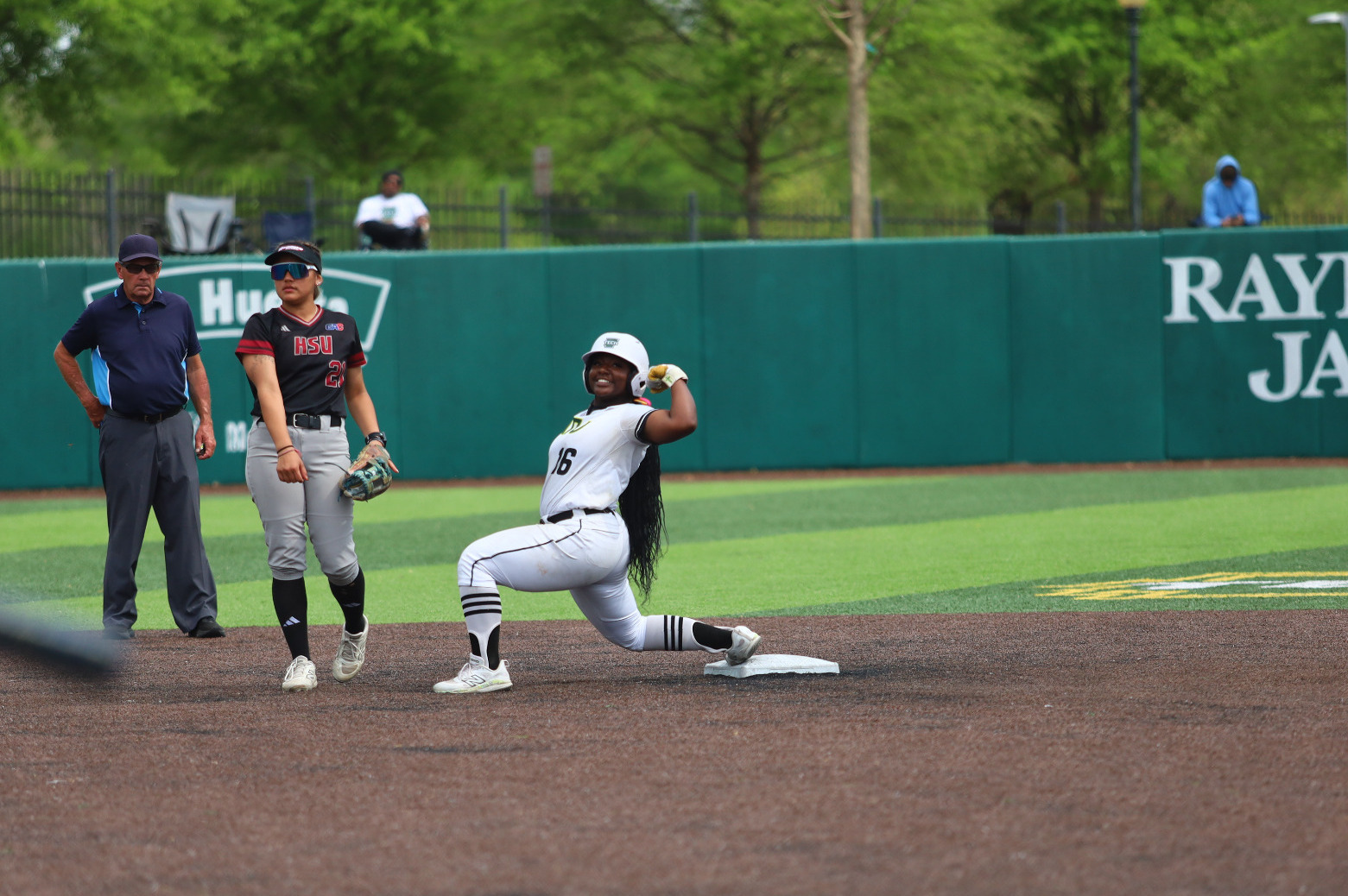 Aubree Jones flexing double