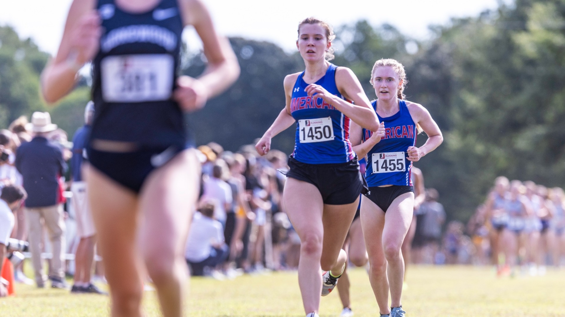 Estella Miller and Kate Riley racing at the 2025 Richmond Spider Alumni Open