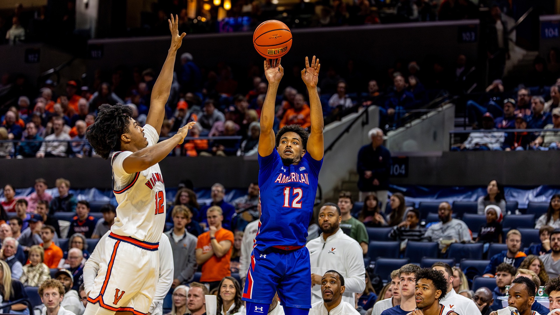 Geoff Sprouse going up for a shot in a men's basketball game at Virginia