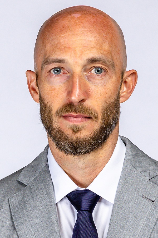 Alex Lee headshot 2026.