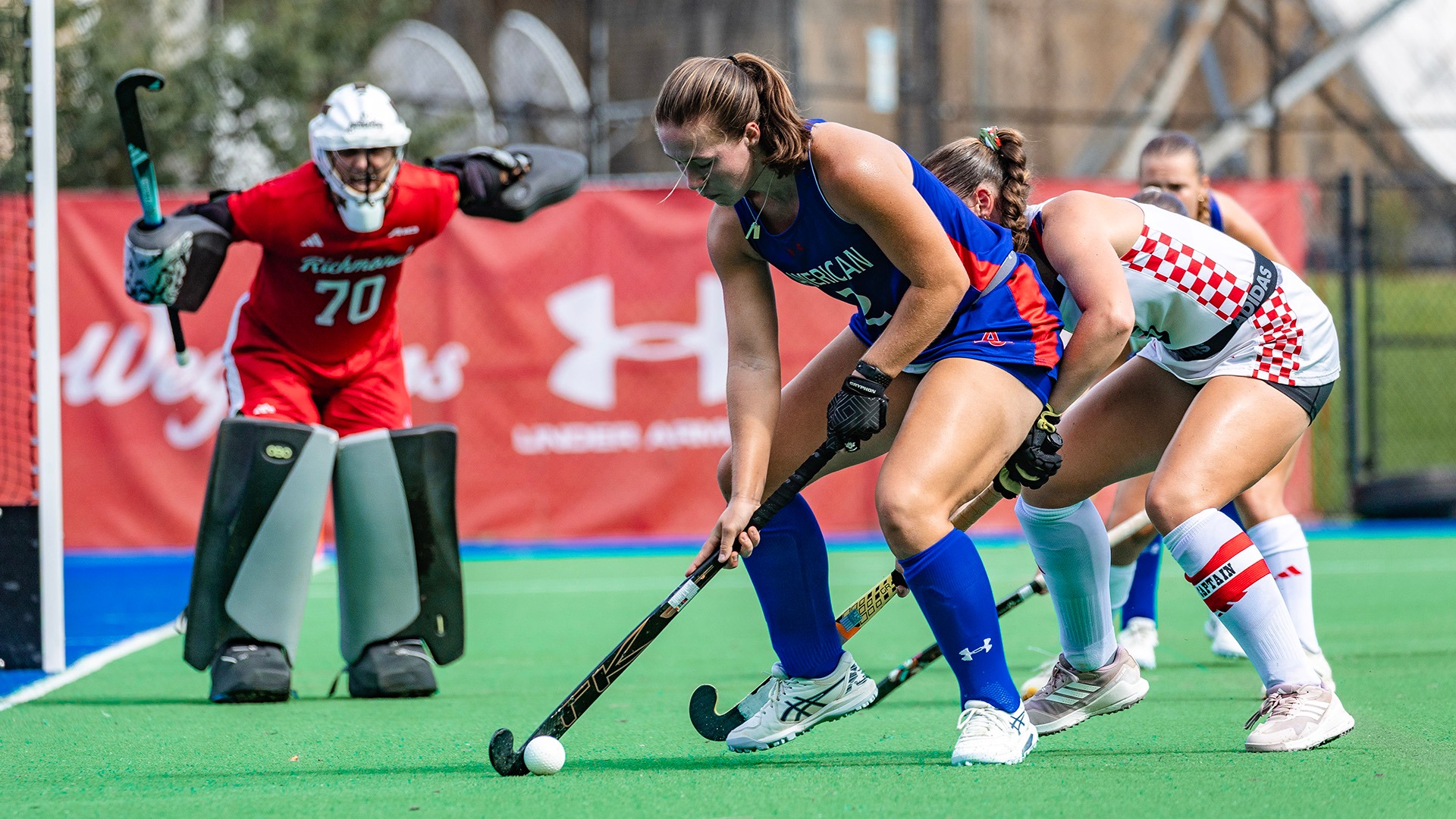 Jill DuVarney with the ball during a field hockey game