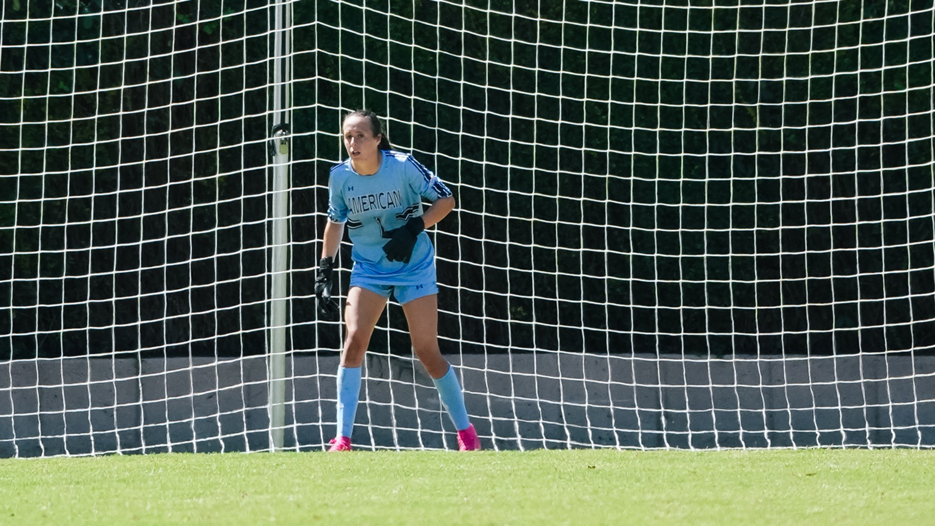 Riley Molbury in goal for women's soccer