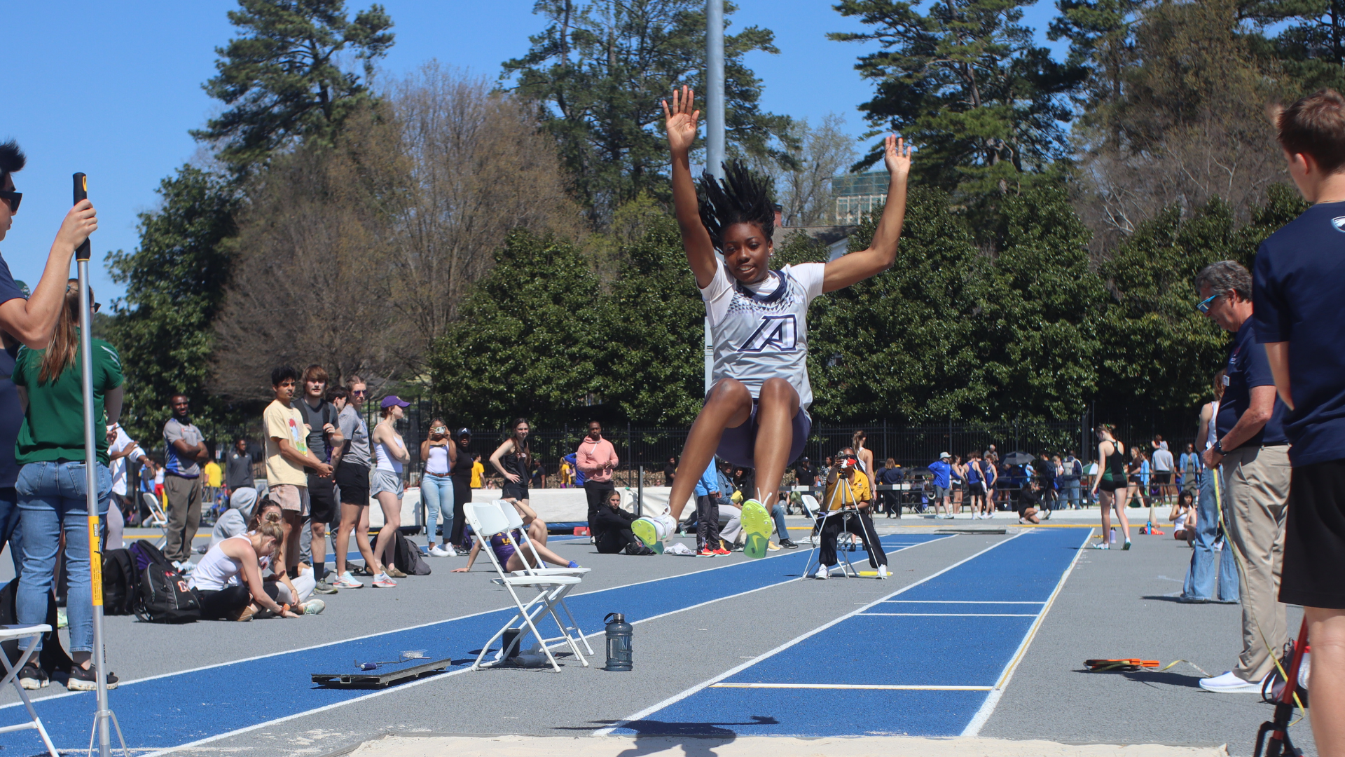 women's track long jumper