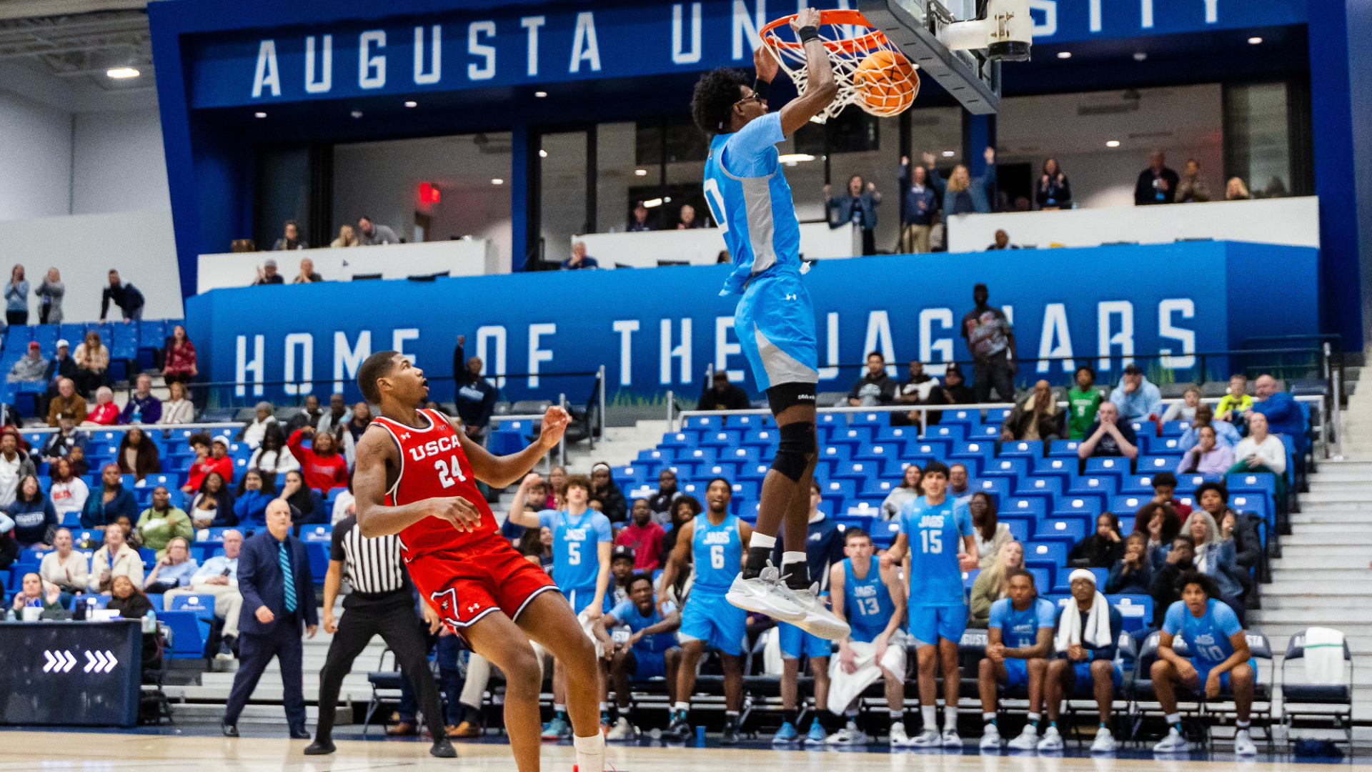 Evan Joyner dunks for Augusta 