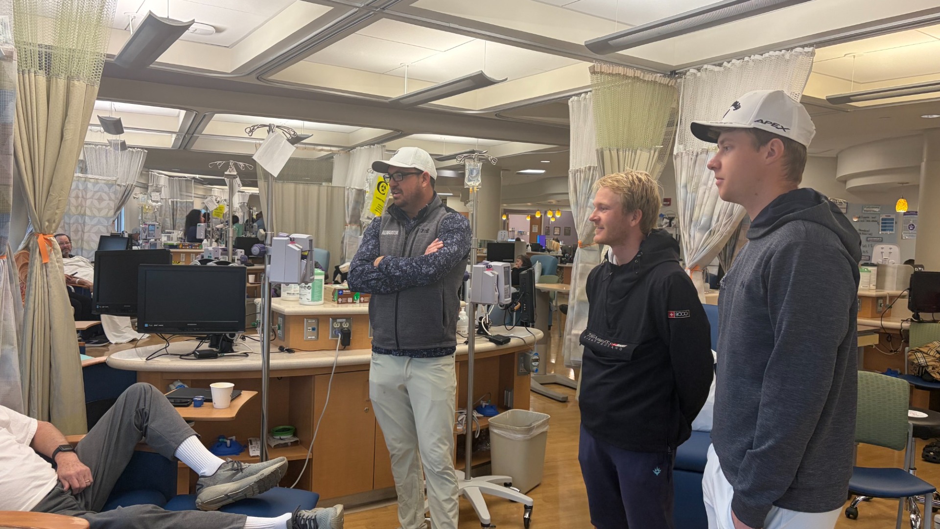 Augusta golf visits the Georgia Cancer Center