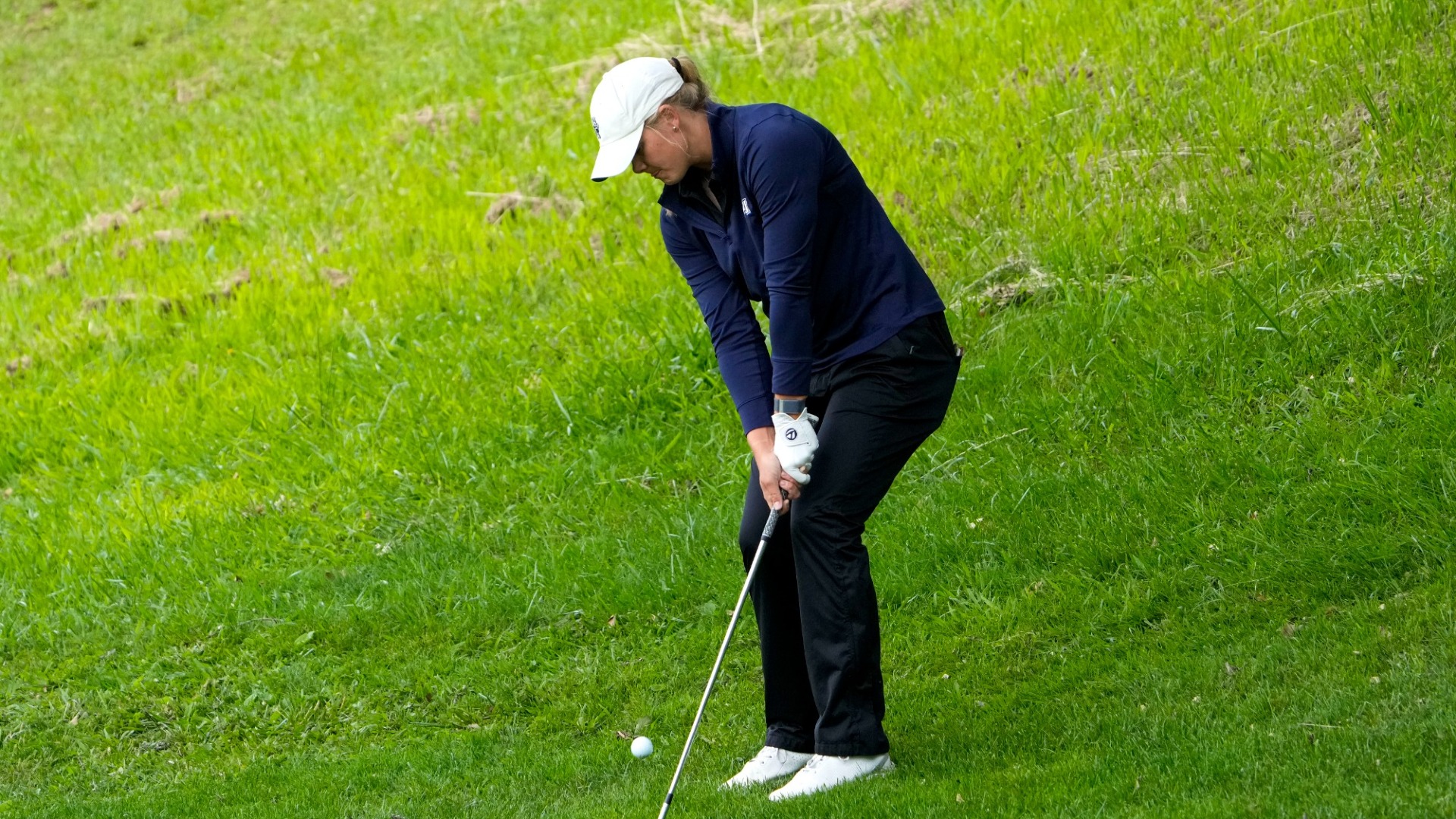 Sara Adams hits a chip shot