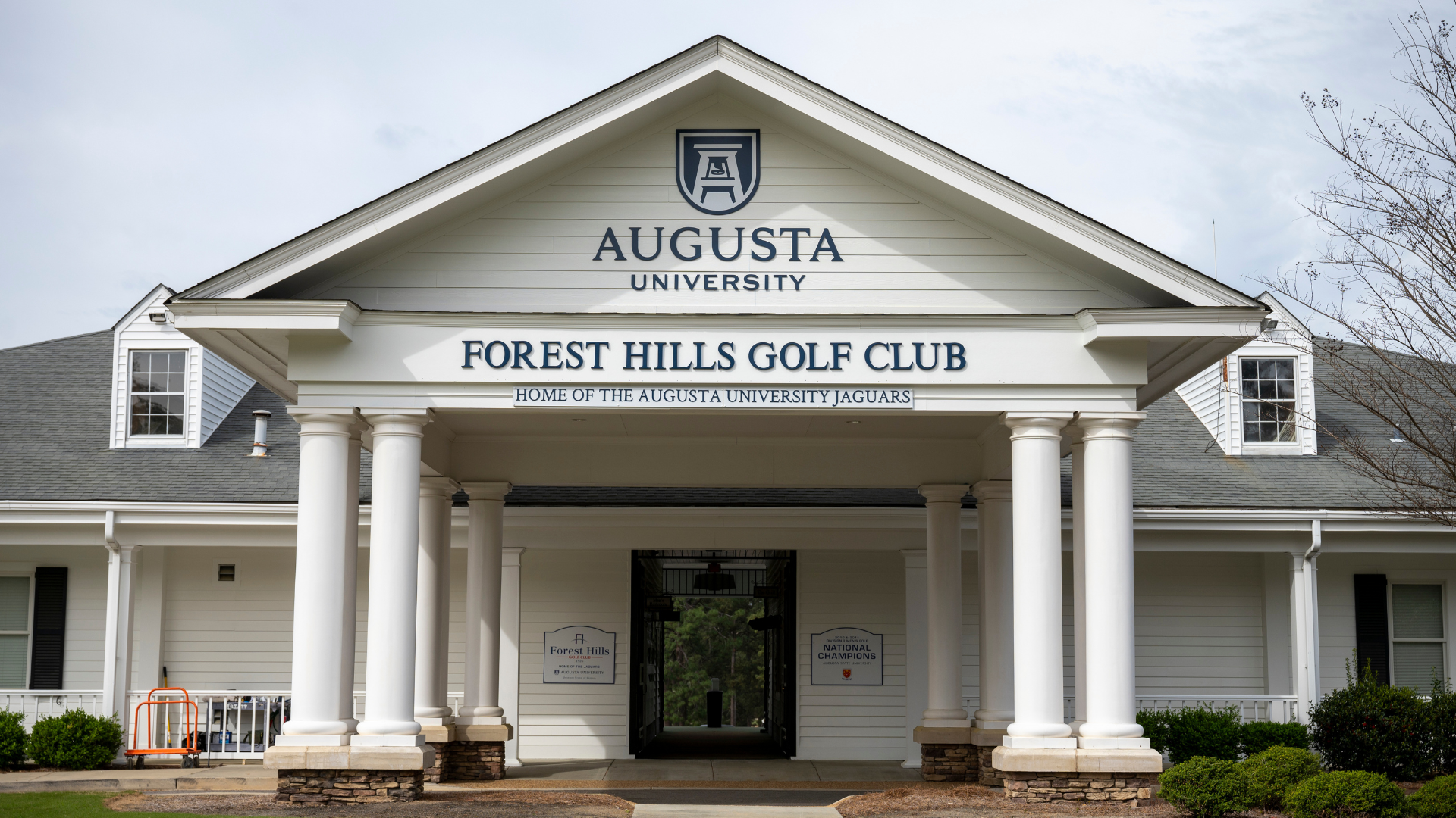 forest hill golf club entrance