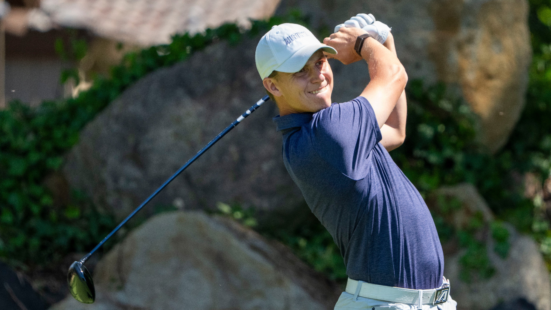 Pieter Rossouw Jr. tees off