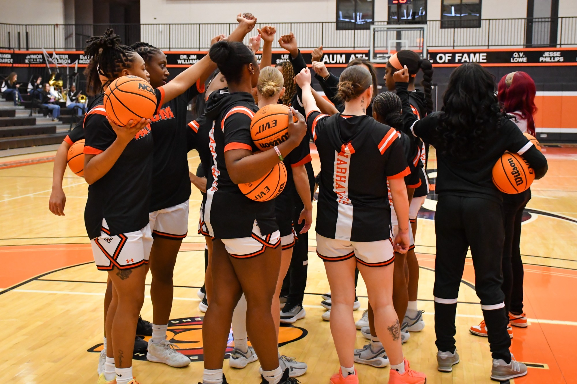 WBB Huddle vs Montevallo
