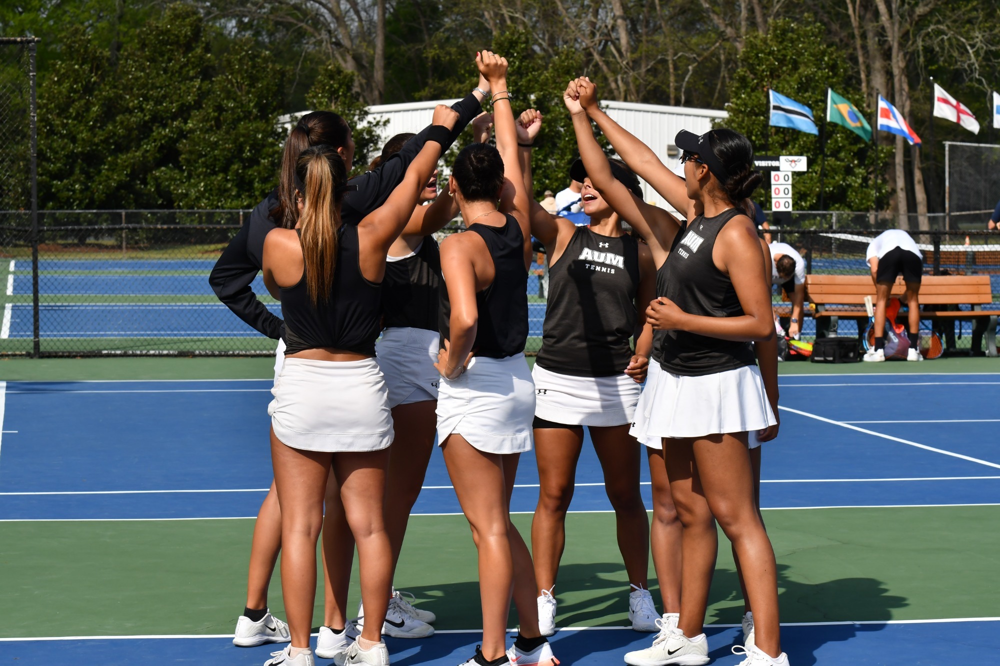 WTennis Group Huddle vs MC