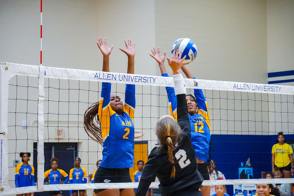 Volleyball Rallies to Stun Tuskegee in 5 Sets to Split Day One Allen