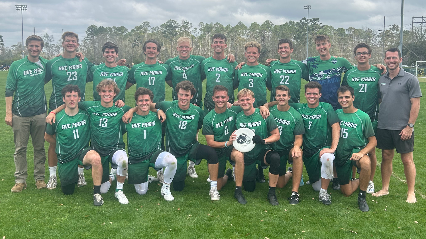 Frisbee team at Tally