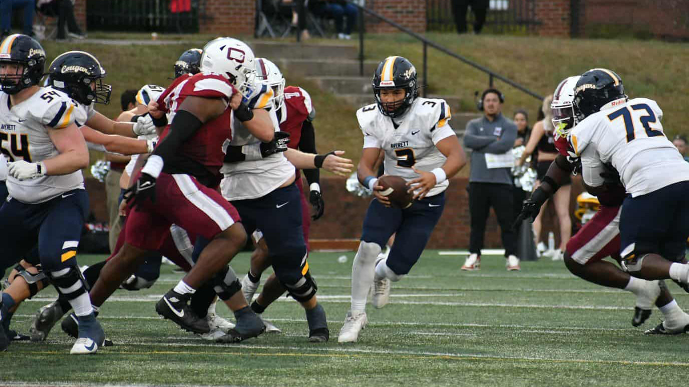 Brandon Saunders football 110825