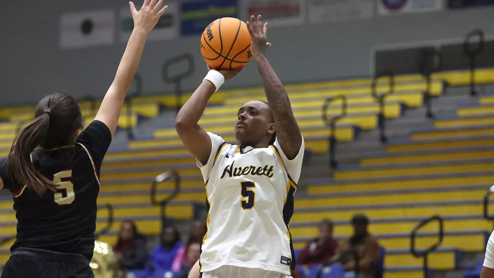 DaiShaundria Giggetts womens basketball 120625