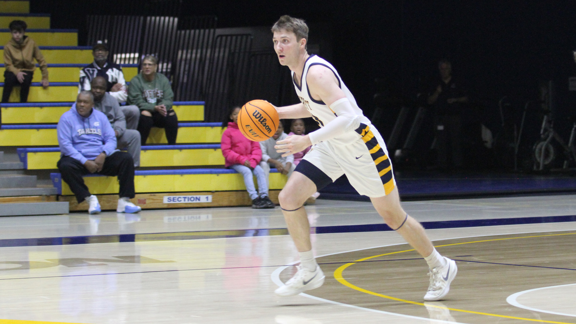 Josh Seiler mens basketball 121025