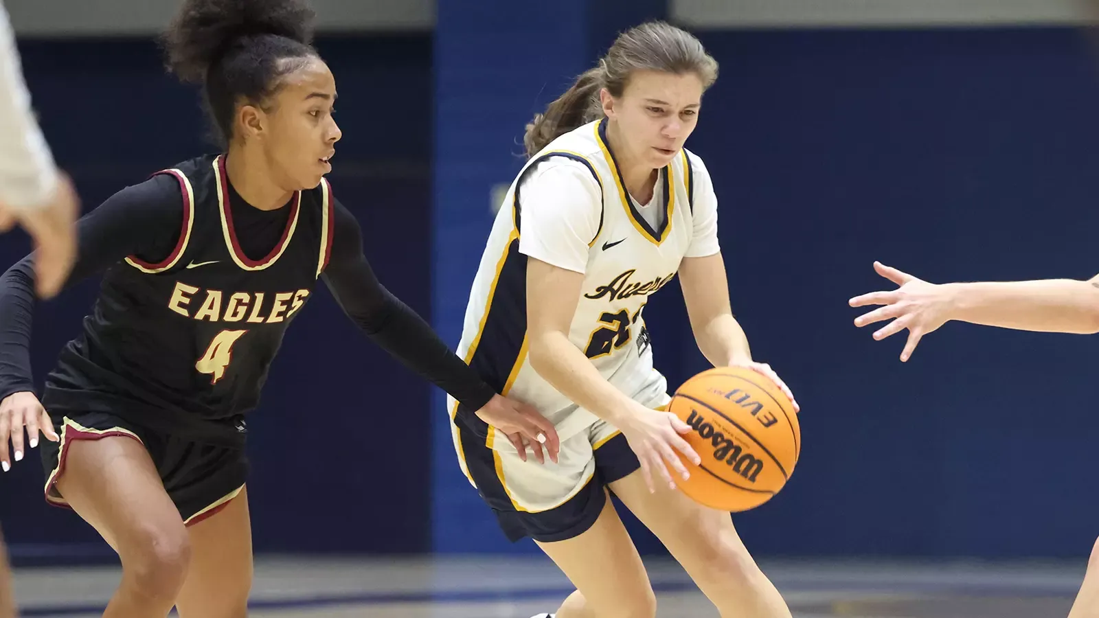 Madison Schramm womens basketball 120625