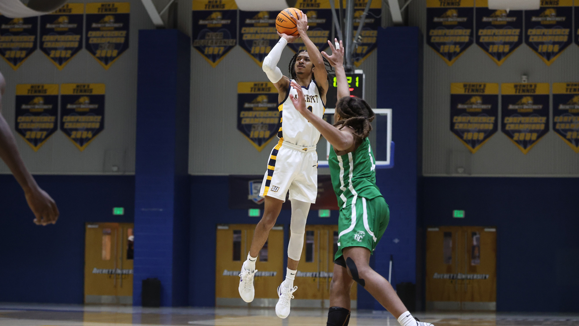 Mason Mitchell mens basketball 111425