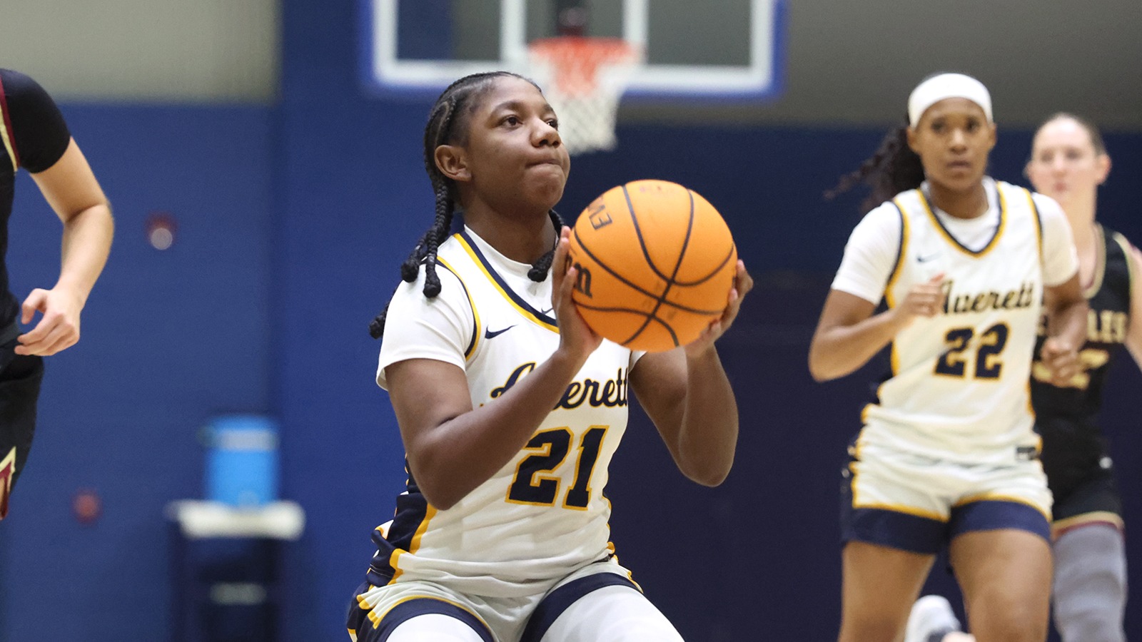 Crishya Sellers womens basketball 120625