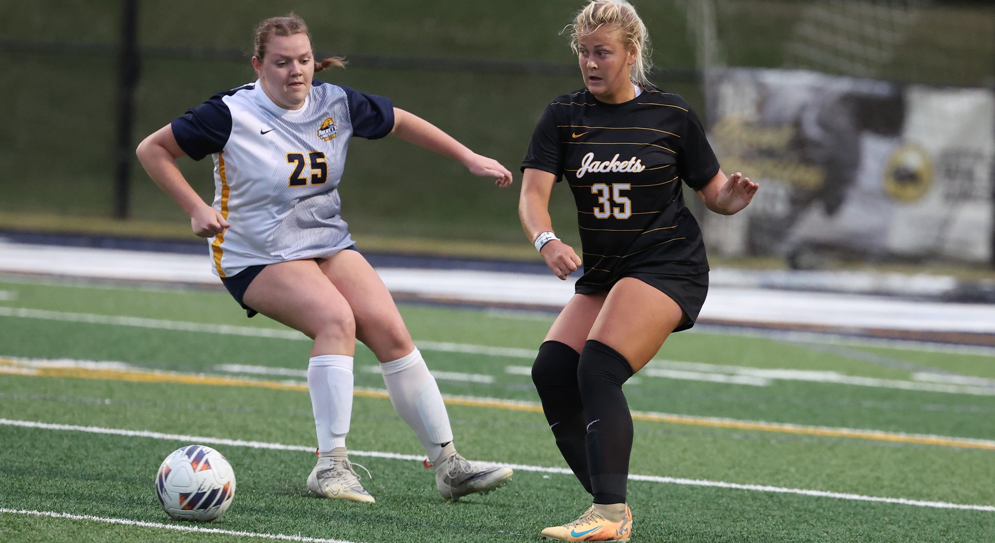 Cayden Holdsworth womens soccer 100926