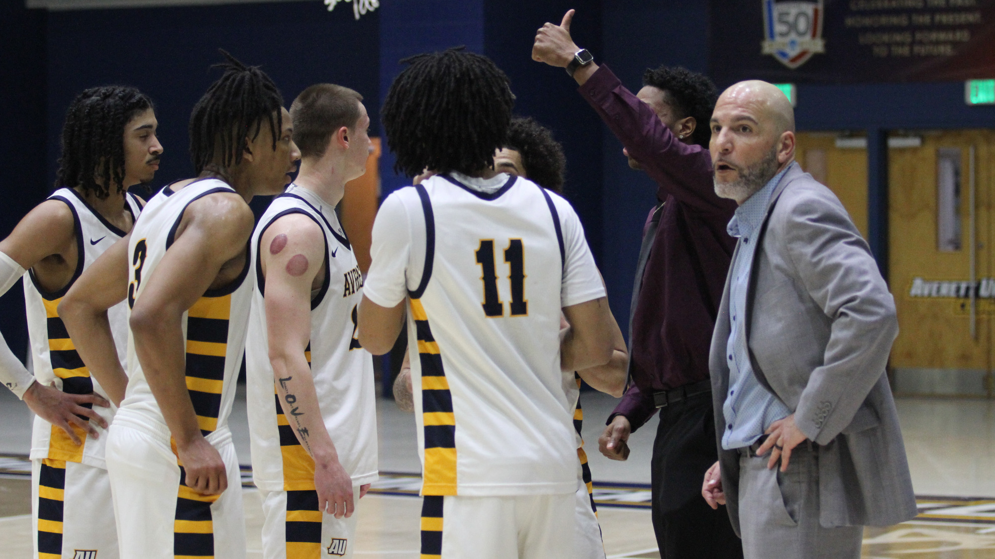 David Doino team huddle bench 010726