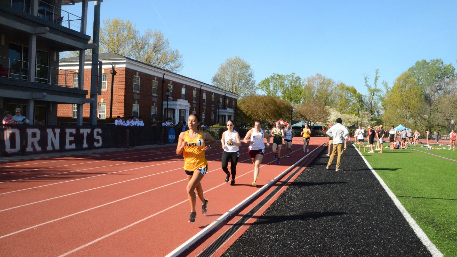 Alheli Ramos-Garcia track and field 041126