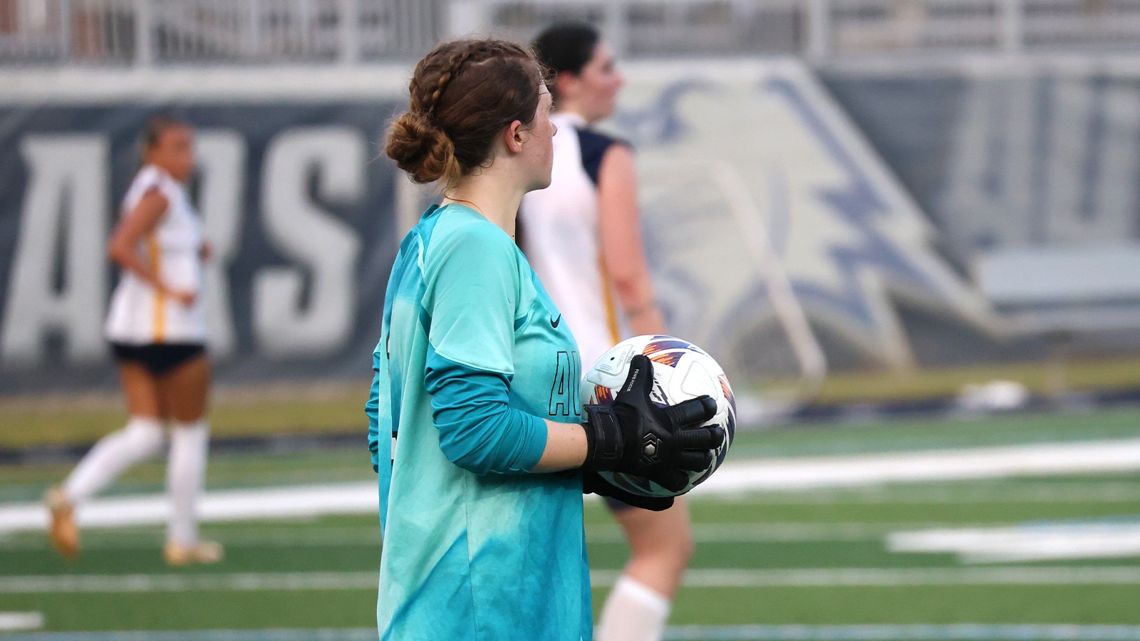 Krista Hinebaugh womens soccer 090126