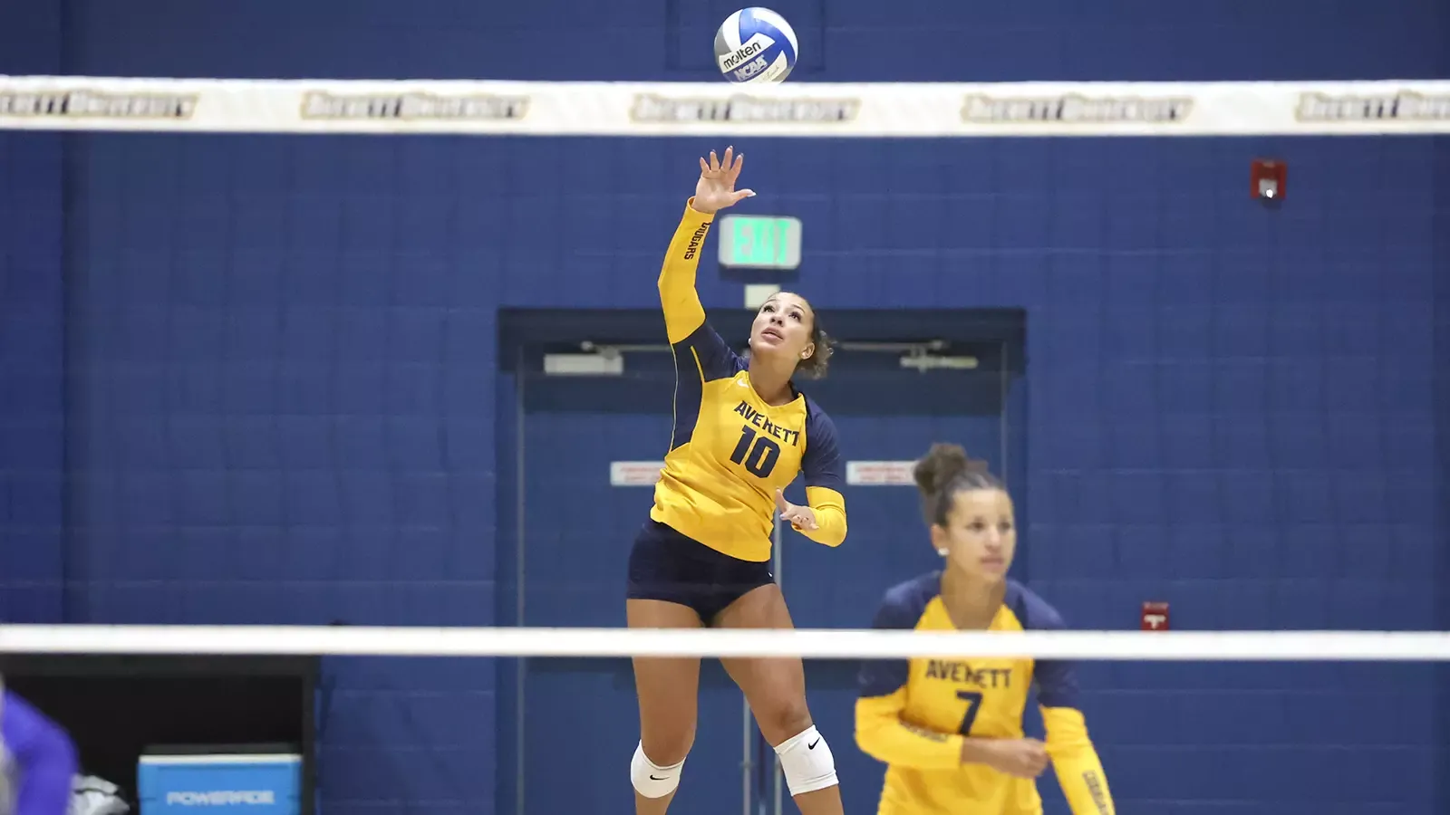 Tahani Villines womens volleybal 090426