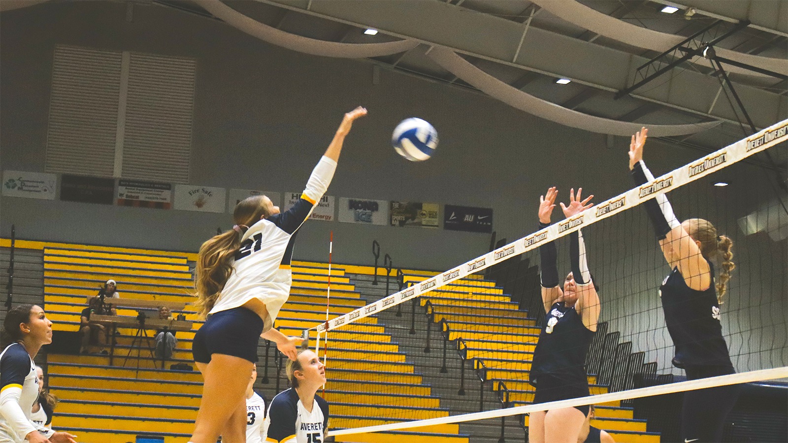 Allie Lane womens volleyball 090826
