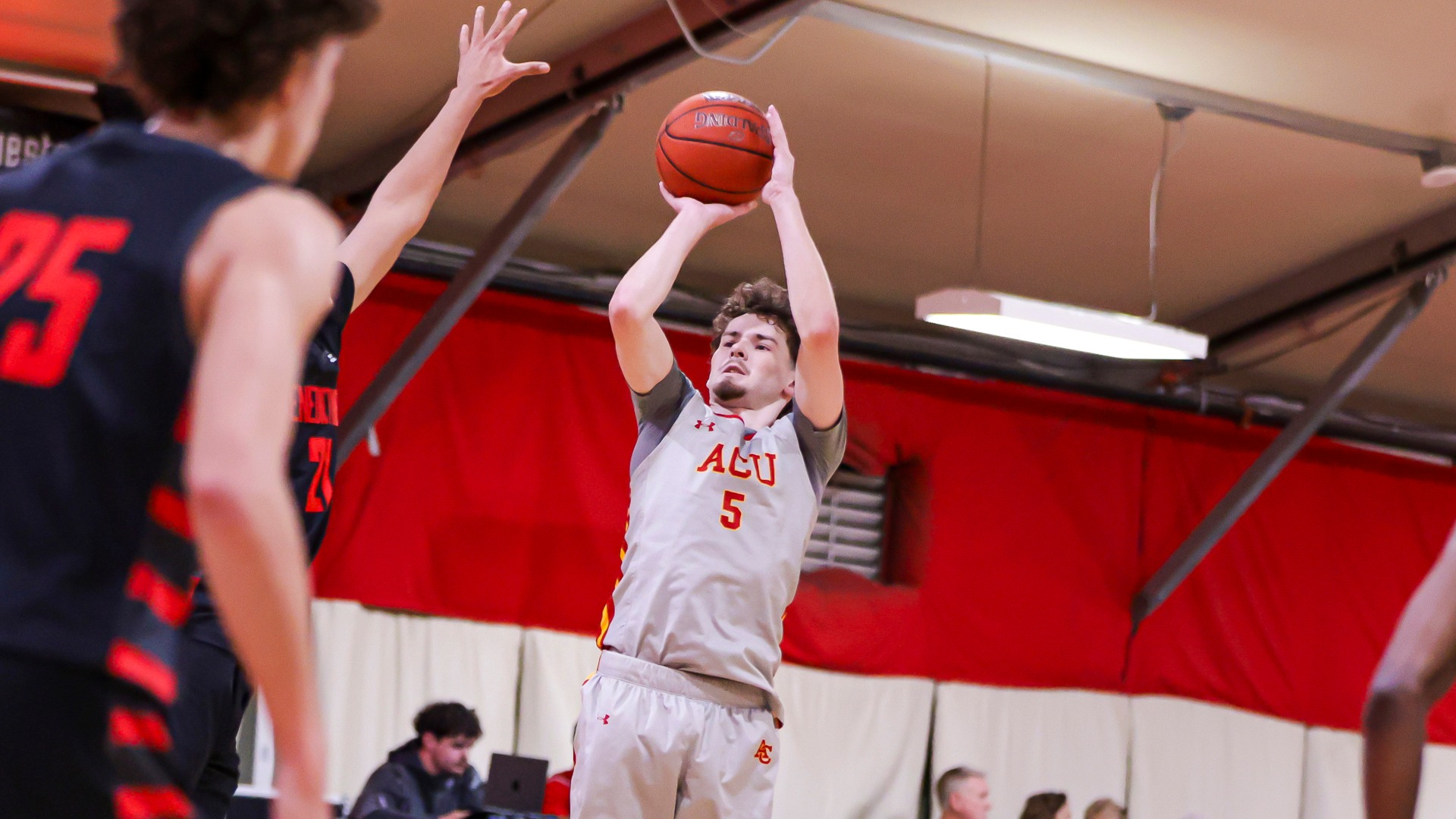 Goodline Hitting A Three