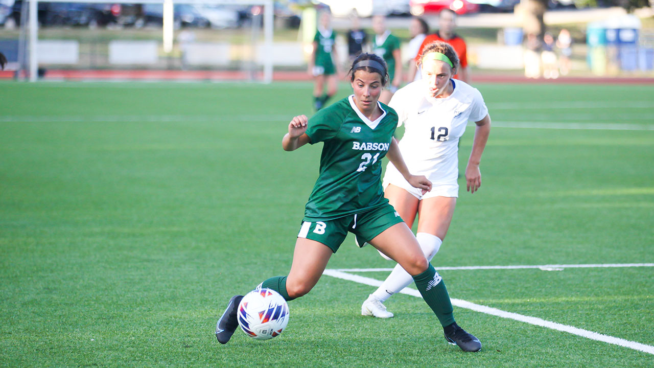 Women's Soccer Outguns No. 21 Brandeis, 43 Babson College
