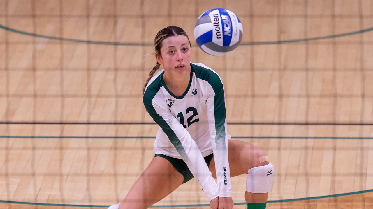 Women's Volleyball Sweeps Salve Regina, Pushes Winning Streak to 16