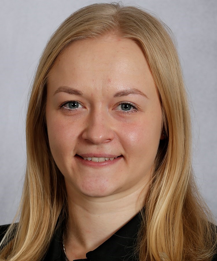 Laura Theus 2017 head