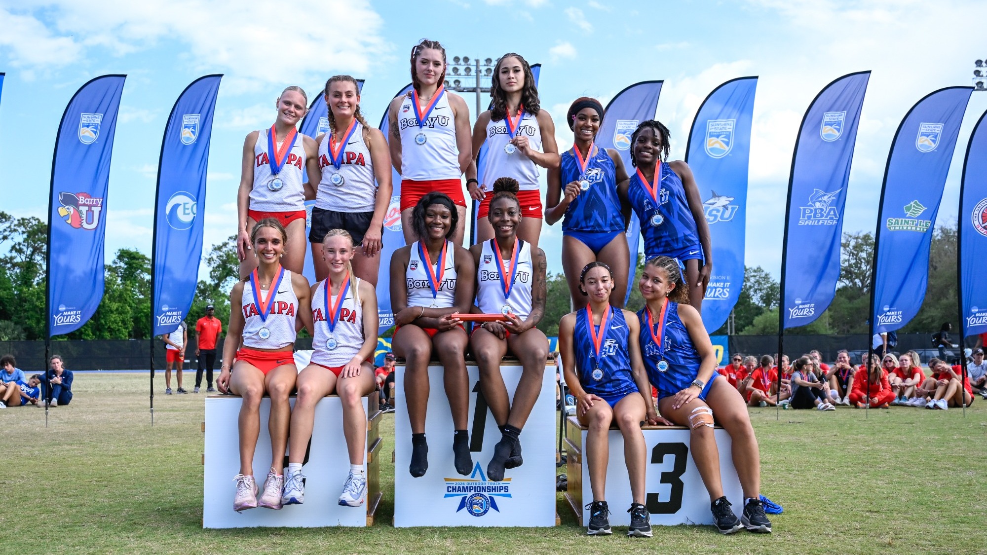 TRACK - Womens 4x400 Champs