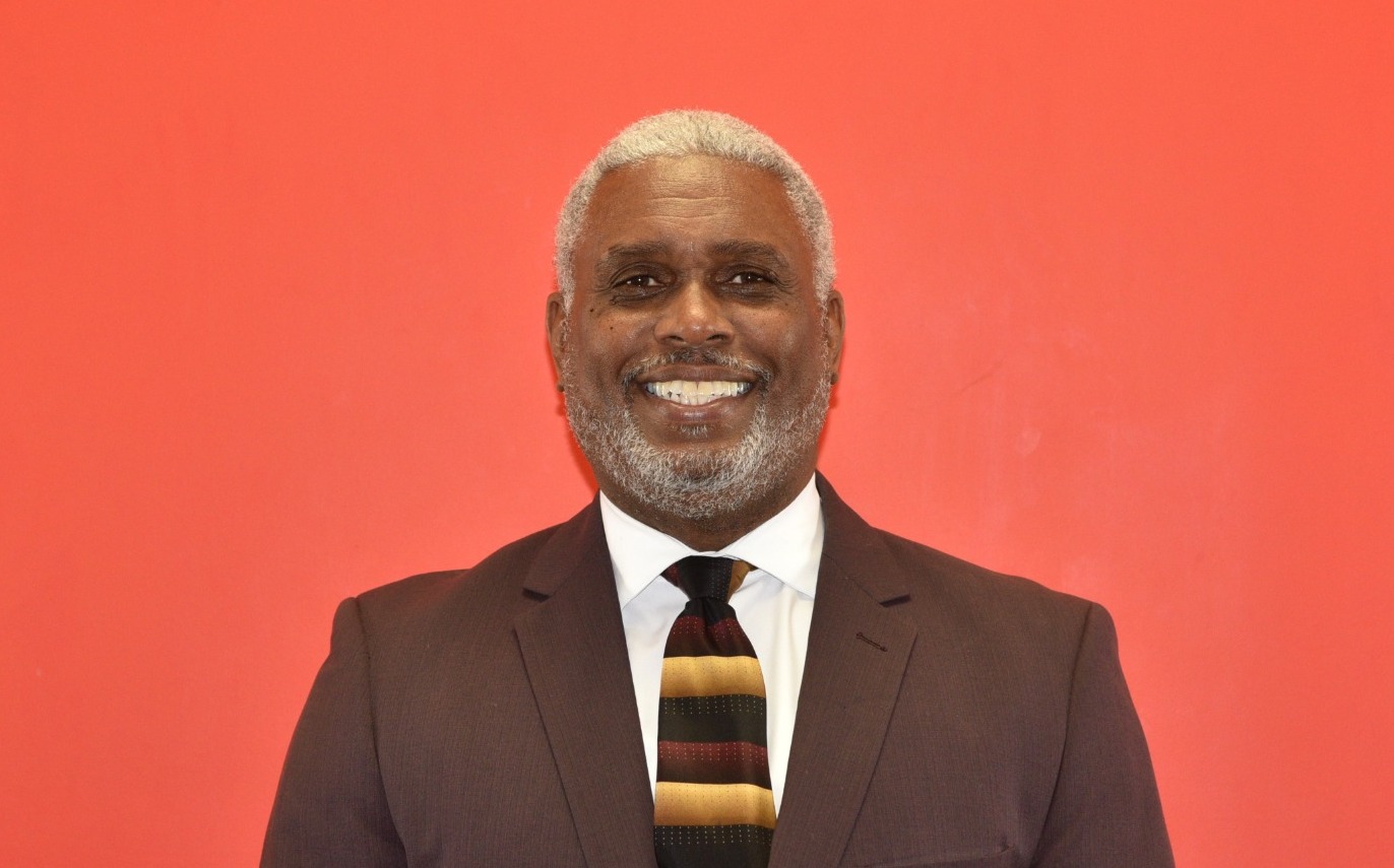 Coach Elliott Hedley