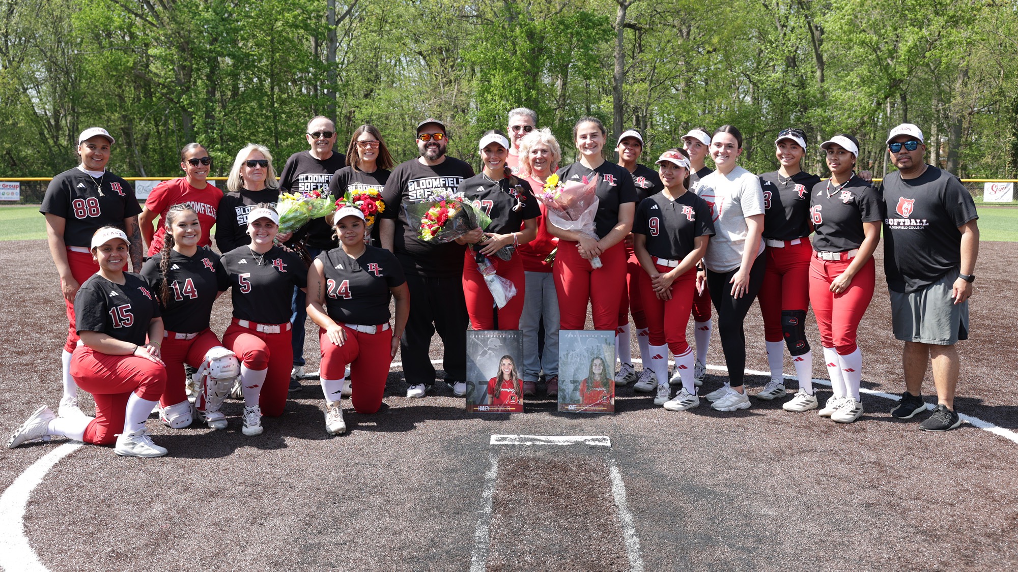 2026 Softball Senior Day Photo