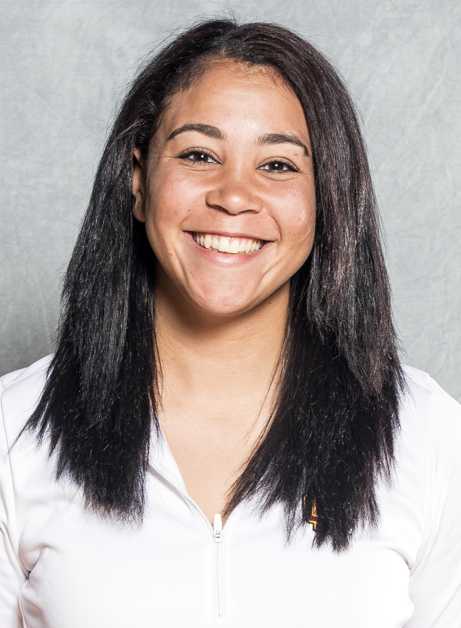 Shaelynn Braxton Softball Headshot 2018