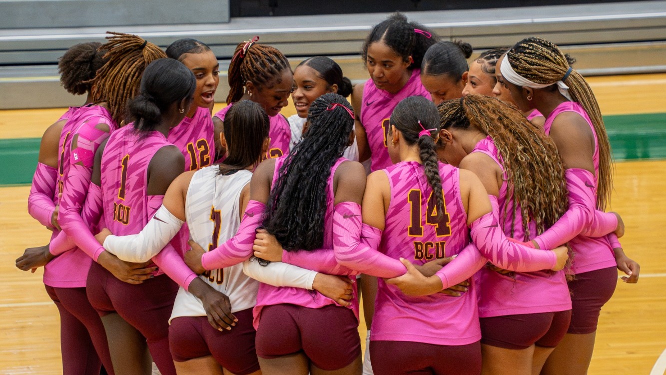 Volleyball huddle pic at FAMU 2026