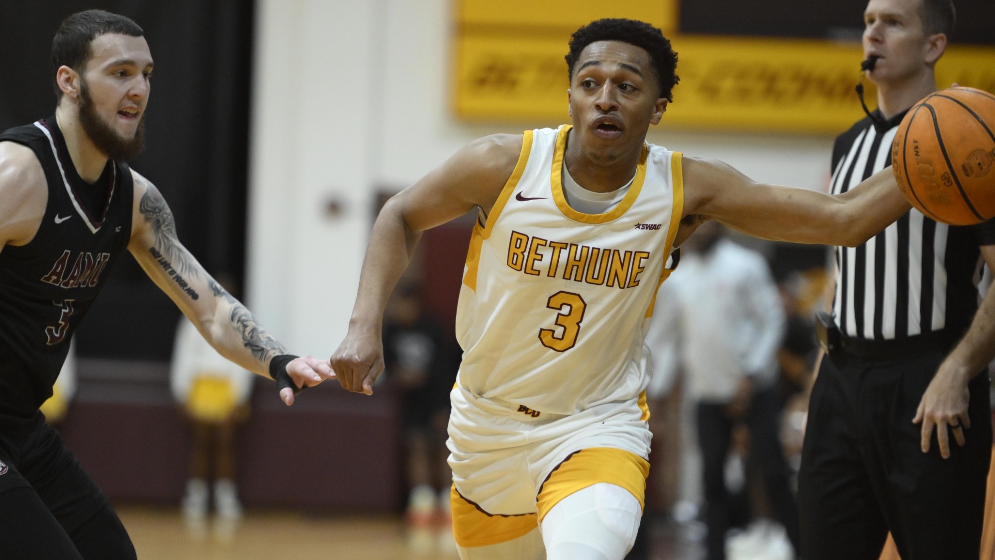 Seneca Willoughby Dribbles vs. AAMU