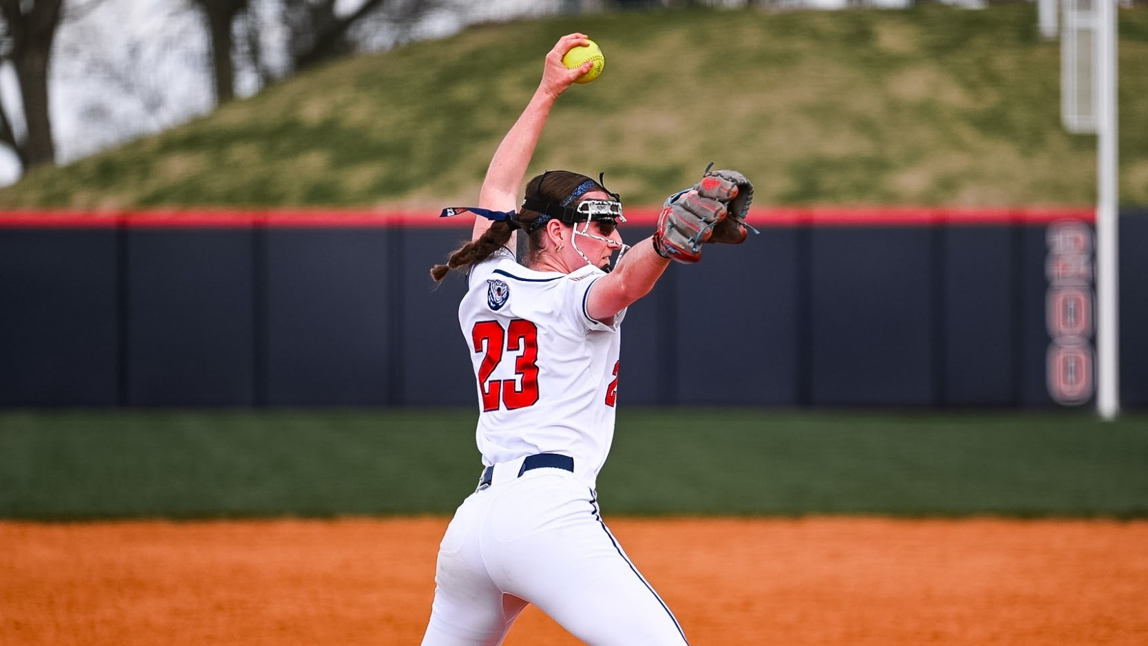 Sixth-inning surge lifts Bruins to victory in final home weekend 