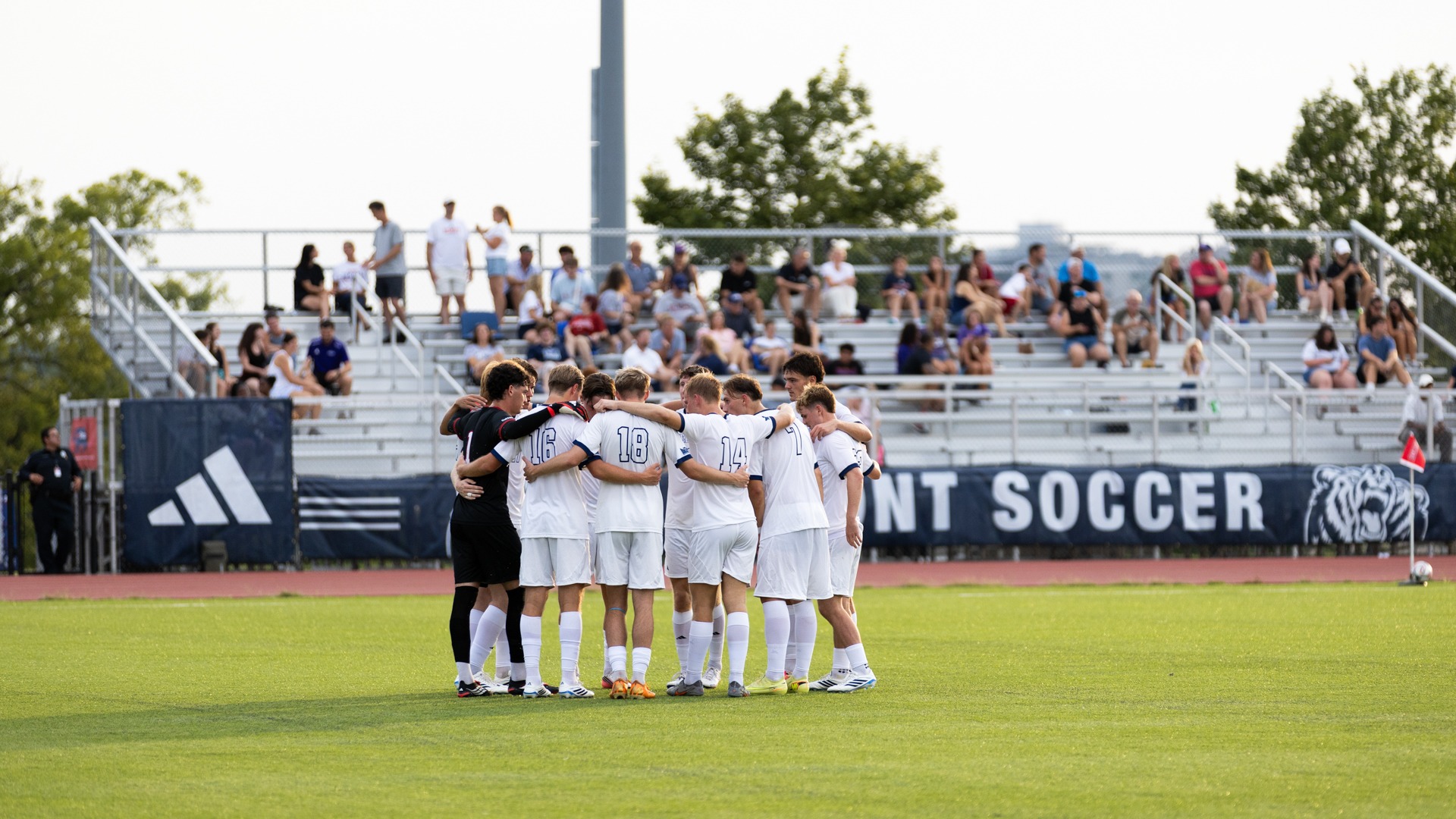 MSoccer_TeamHuddle_exhibition_vs_Evansville2026
