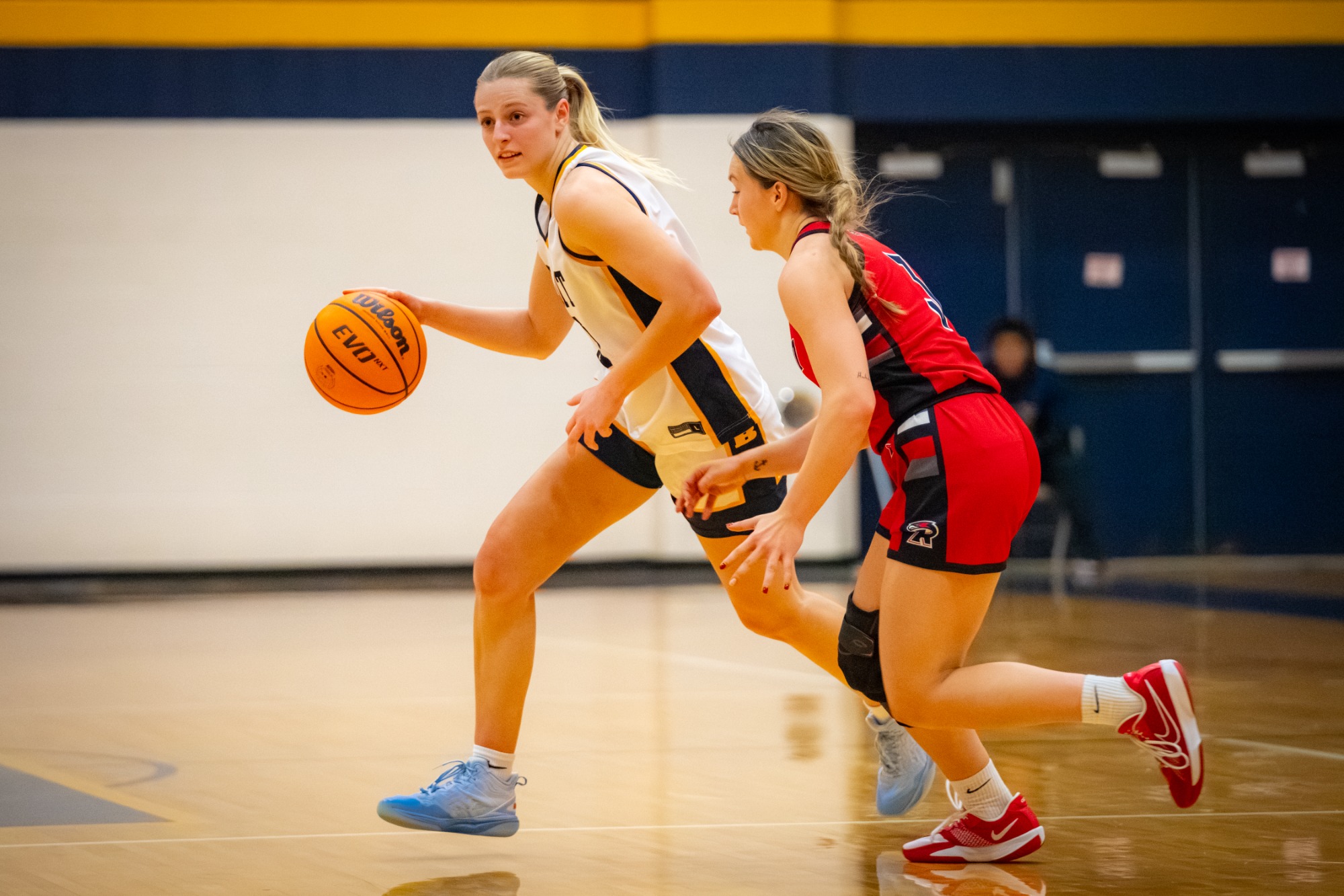 Beloit College basketball takes on Ripon College Tuesday, Dec. 2, 2025, at Flood Arena in Beloit, Wis. Photo by Kayla Wolf