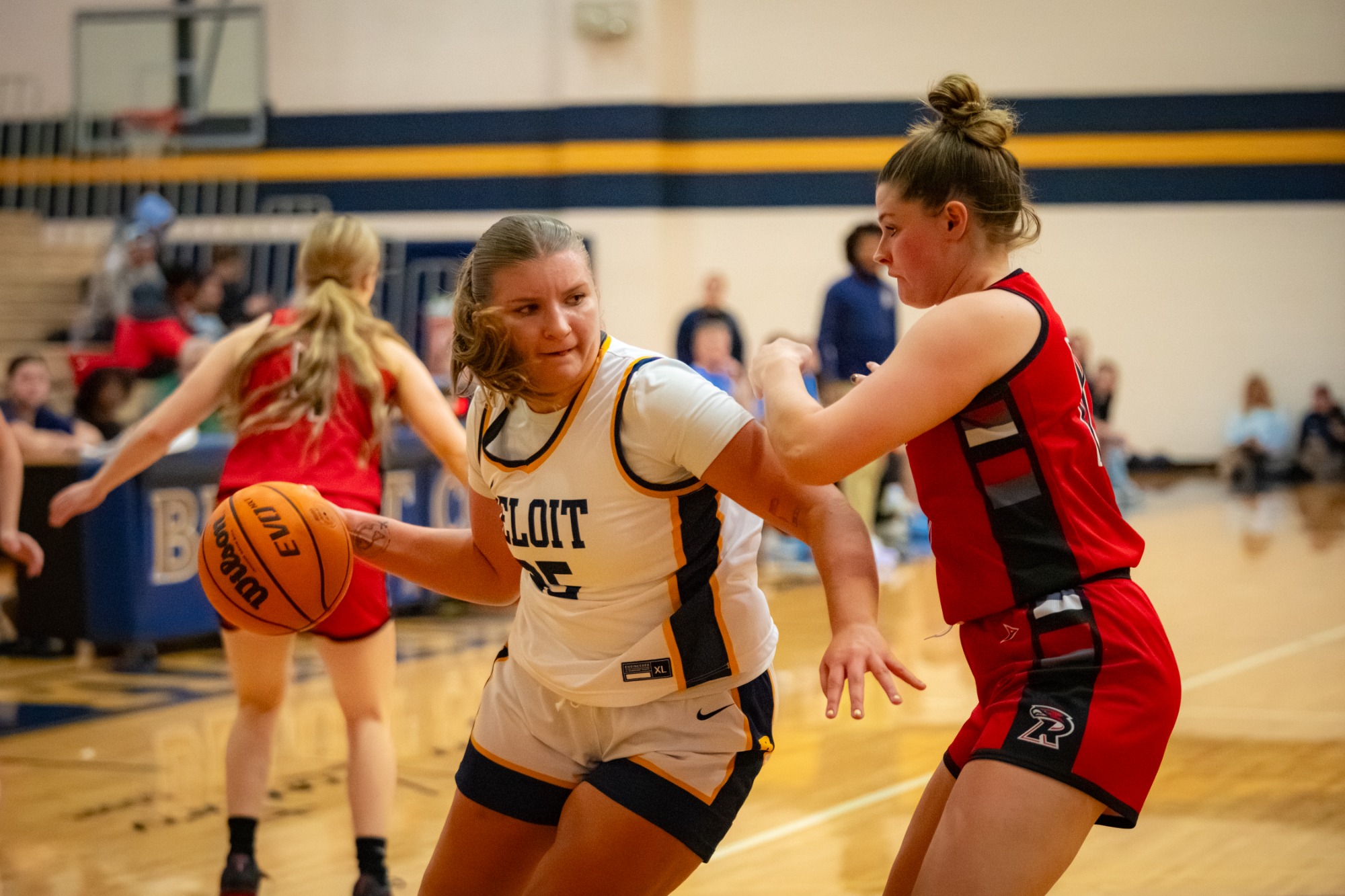 Beloit College basketball takes on Ripon College Tuesday, Dec. 2, 2025, at Flood Arena in Beloit, Wis. Photo by Kayla Wolf