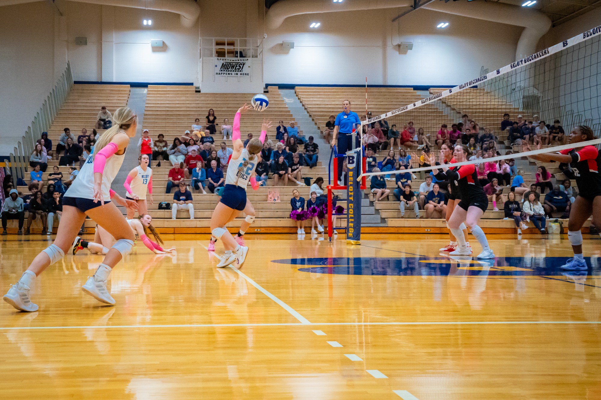 Beloit College volleyball competes against Lake Forest College Beloit, Wis., Tuesday, Oct. 6, 2026. Photo by Kayla Wolf for Beloit College