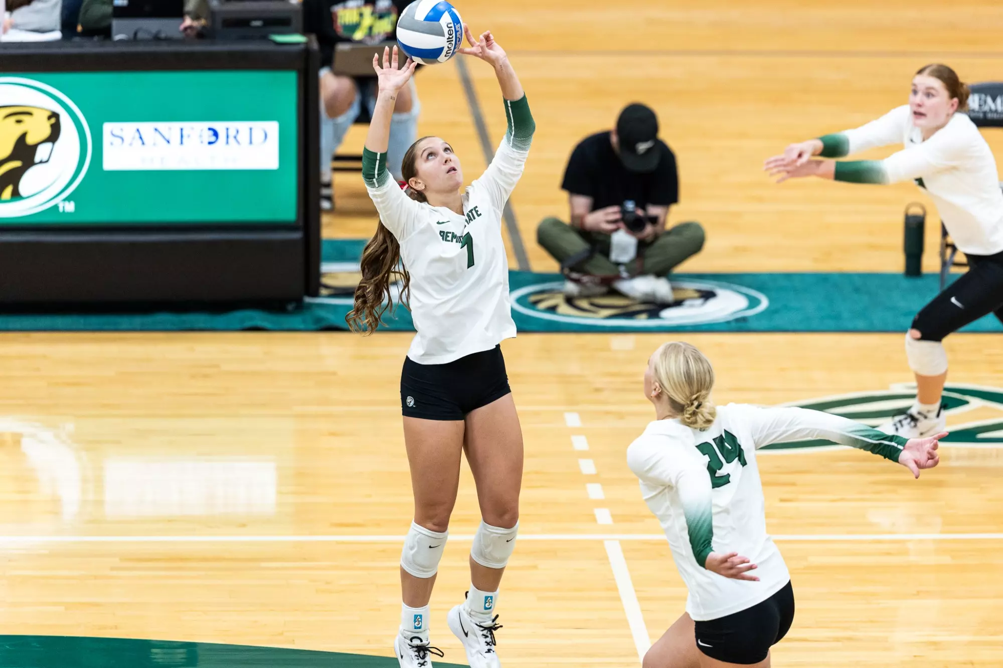 Madison Tripp (7) - Volleyball - BSU Beavers vs. UMD Bulldogs - BSU Gymnasium - Bemidji, MN - Tuesday, October 21, 2025 | Brent Cizek