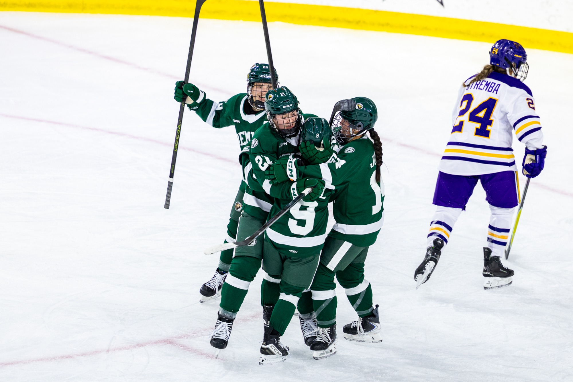 Morgan Smith (21), Isa Goettl (9) - Women's Hockey - BSU Beavers at MSU Mavericks  - Mayo Clinic HSEC - Mankato, MN - Friday, October 31, 2025 | Brent Cizek